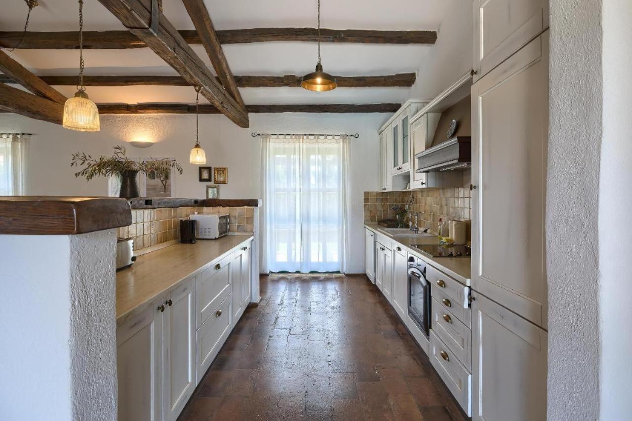 Villa Leopoldo By Istrian Country Houses Barat  外观 照片