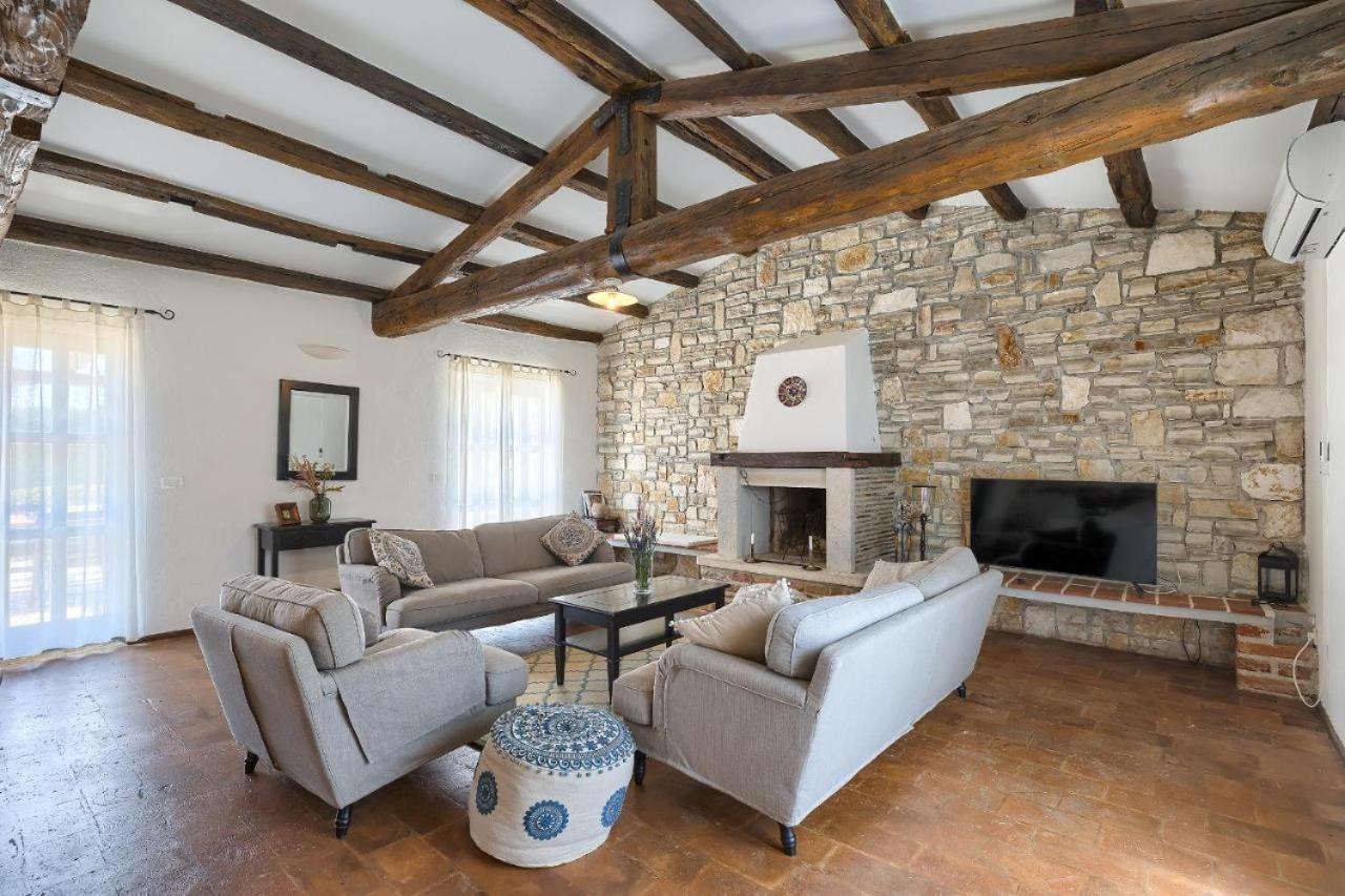 Villa Leopoldo By Istrian Country Houses Barat  外观 照片