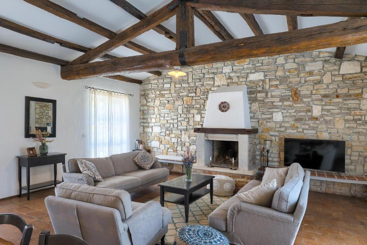Villa Leopoldo By Istrian Country Houses Barat  外观 照片