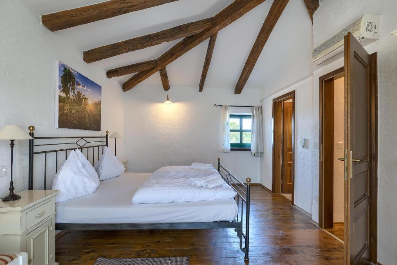 Villa Leopoldo By Istrian Country Houses Barat  外观 照片