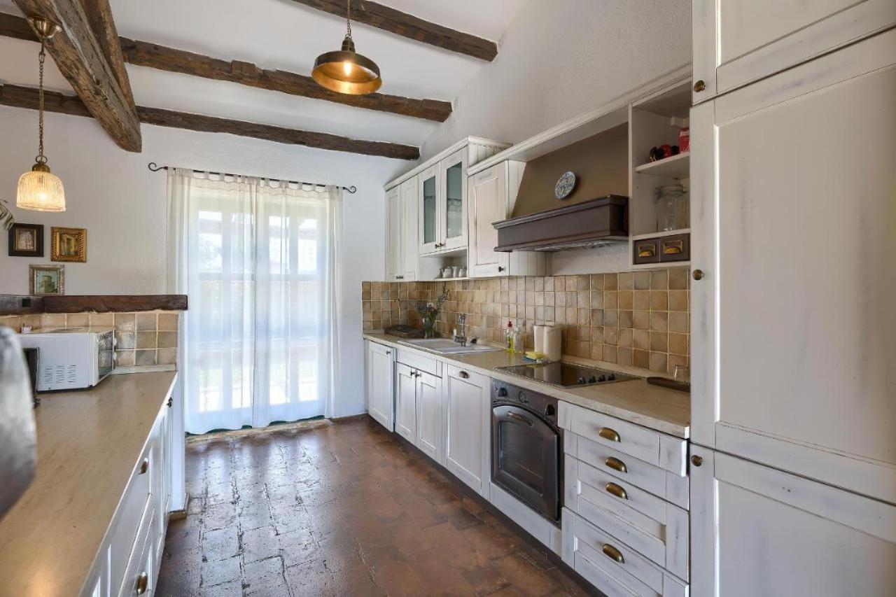 Villa Leopoldo By Istrian Country Houses Barat  外观 照片