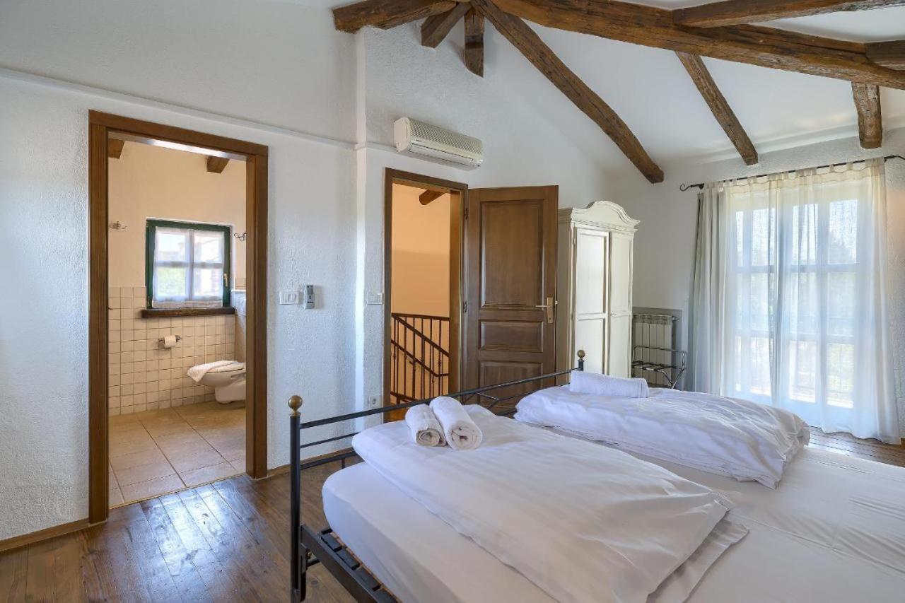 Villa Leopoldo By Istrian Country Houses Barat  外观 照片