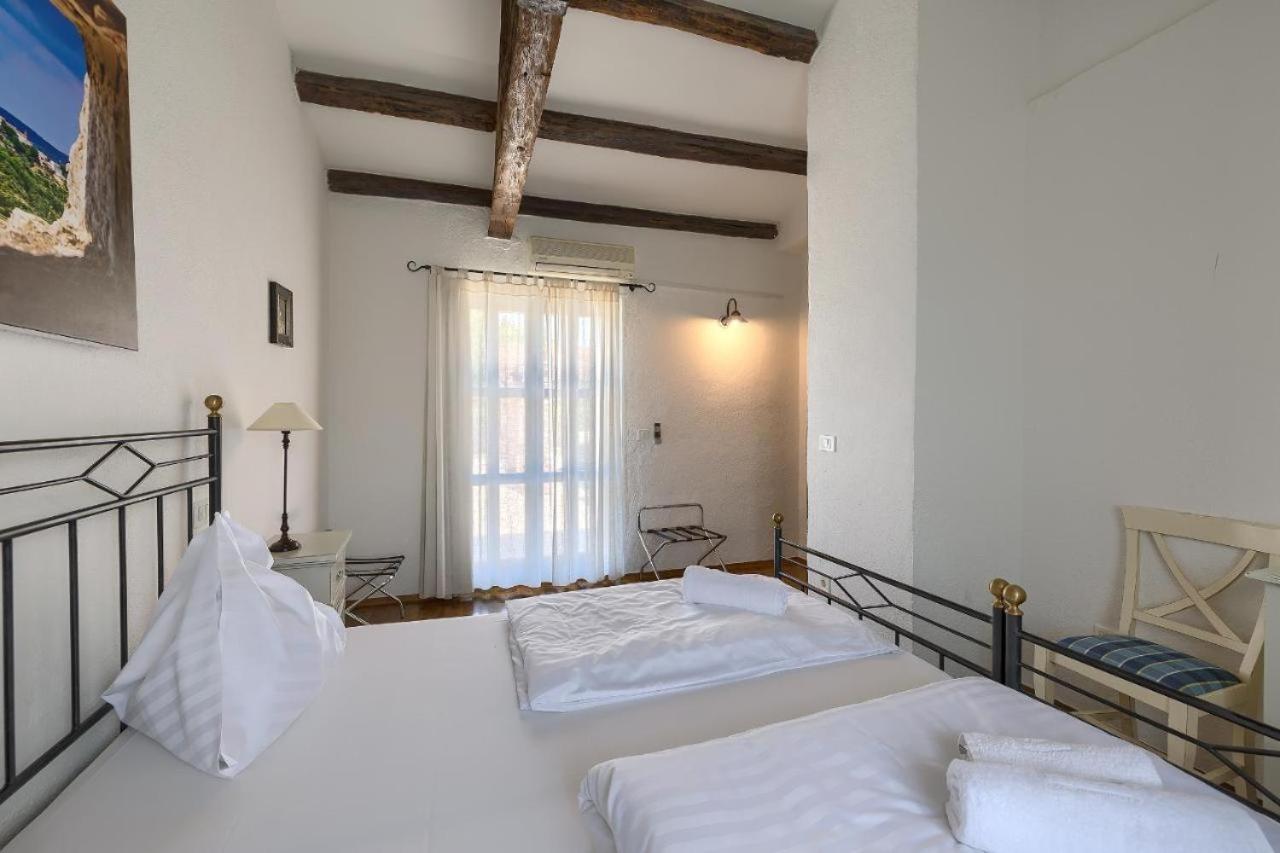 Villa Leopoldo By Istrian Country Houses Barat  外观 照片